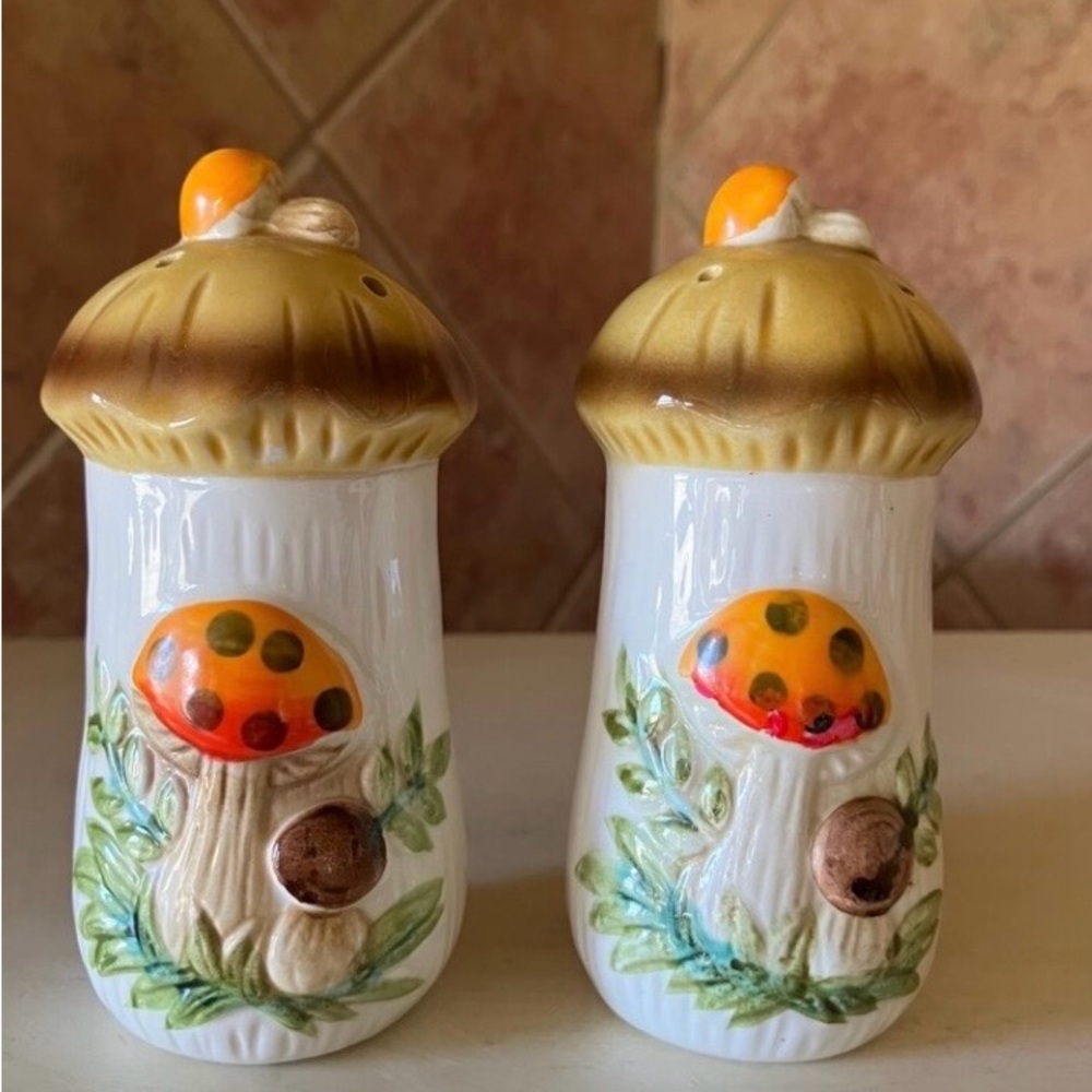 Mushroom Salt and Pepper Shakers